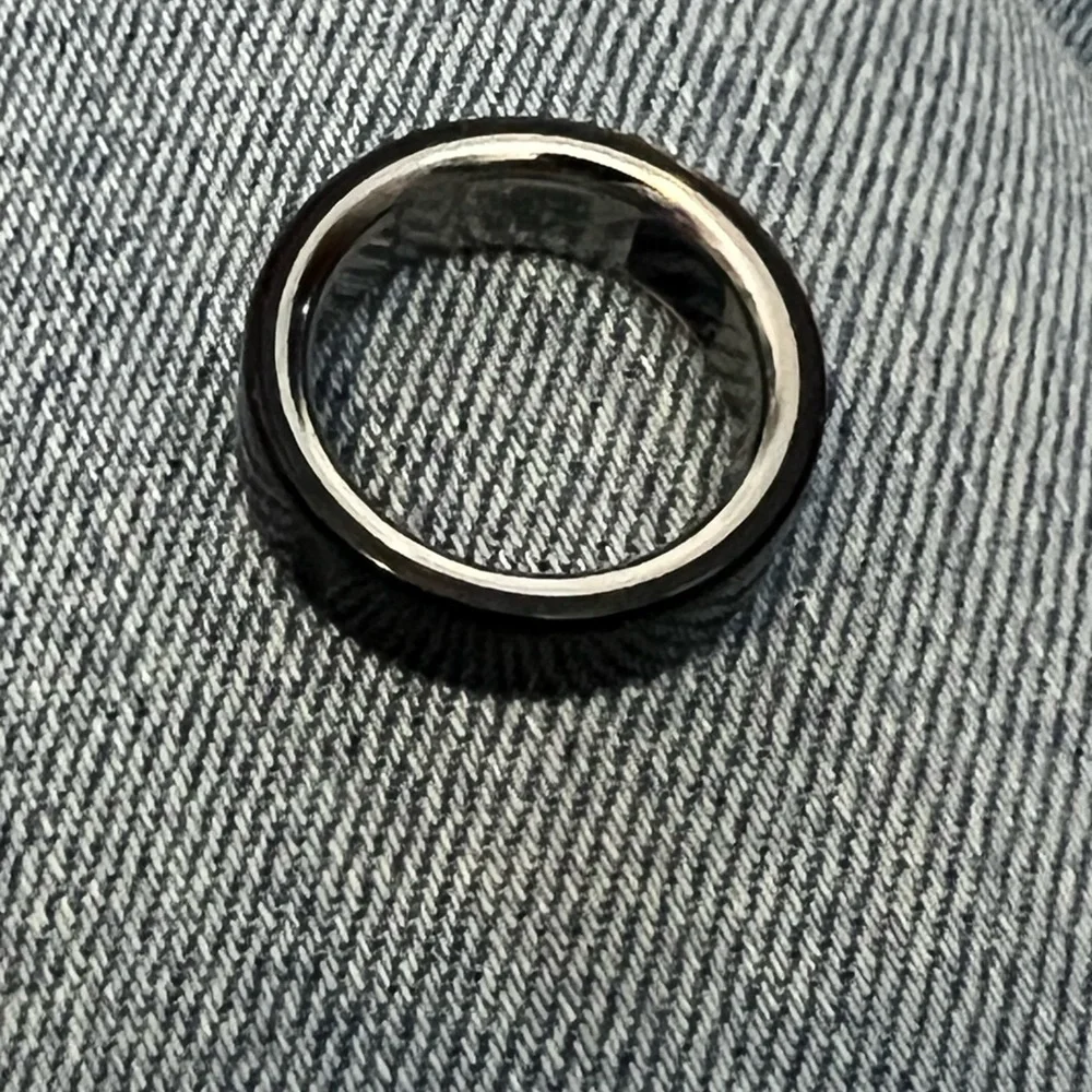 Oura Ring Gen 4 size 9 Black